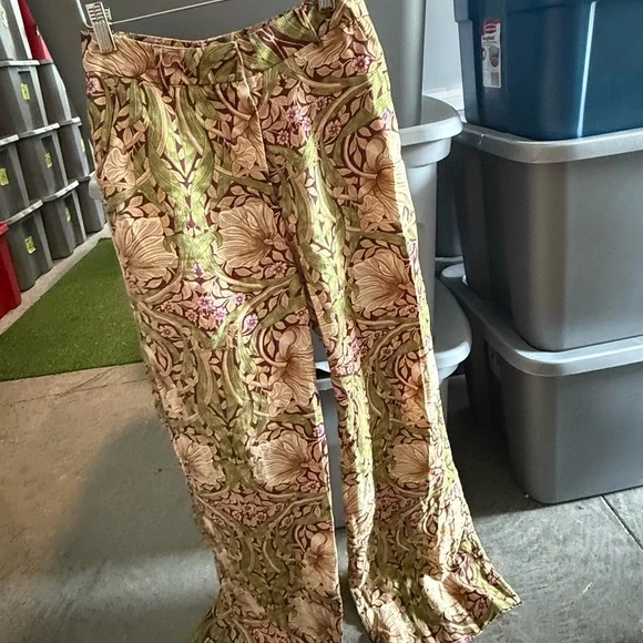 H&M Floral Green and Pink Pants p62 - Picture 3 of 5